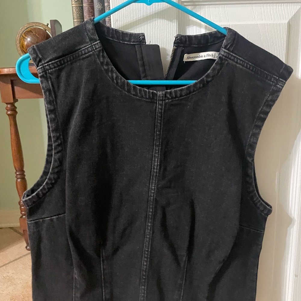 Abercrombie & Fitch Black Shell Sleeveless Top